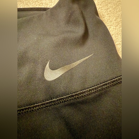 Nike Black and Pink Feather Pattern Leggings - Picture 3 of 12